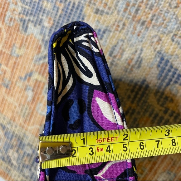 NWT Vera Bradley African Violet Front Zip Wristlet - Picture 6 of 6